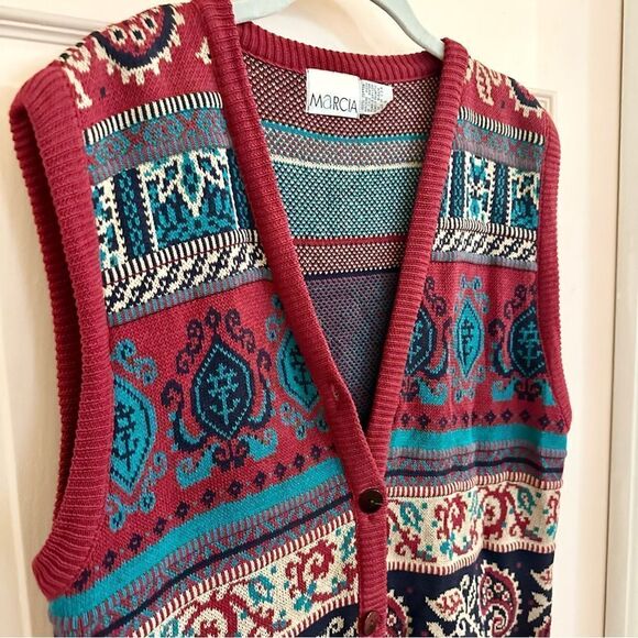 $5 SALE Red patterned Marcia sweater vest - Picture 2 of 4